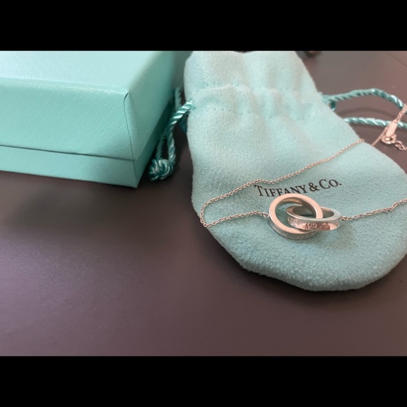 Tiffany & Co 1837 Interlocking Circles Necklace- Silver, Professionally cleaned - Picture 3 of 6